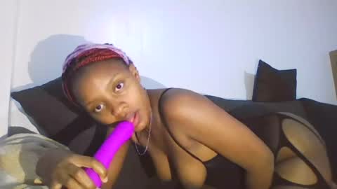 PeachySin online show from July 28, 2026, 4:05 pm