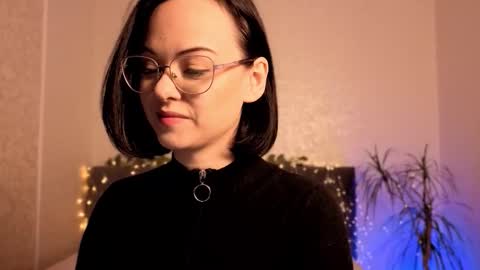 MiraSkyy online show from December 1, 2025, 7:41 pm