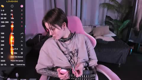 MiraVelle online show from October 9, 2025, 9:24 pm