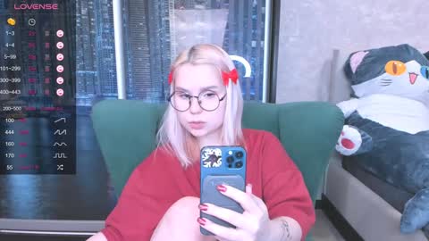 Kira online show from January 17, 2025, 1:24 pm