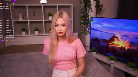 Snapshot of mirianscorgie chatting on November 2, 2025, 10:34 pm Elsa online show from November 2, 2025, 10:34 pm