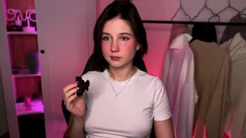 Snapshot of mirrameow chatting on February 8, 2025, 2:26 am Mira online show from February 8, 2025, 2:26 am