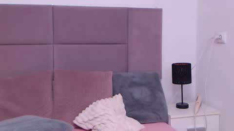 MiryamInes online show from March 7, 2025, 6:33 pm