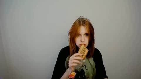 misaki_chan_ online show from October 22, 2025, 11:21 am