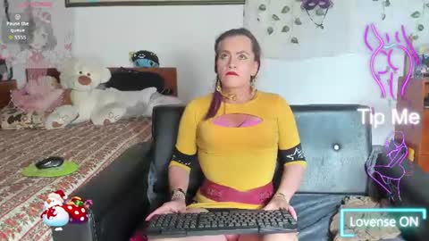 Snapshot of mishell_bons4 chatting on June 9, 2026, 11:16 pm Mishell Bons online show from June 9, 2026, 11:16 pm
