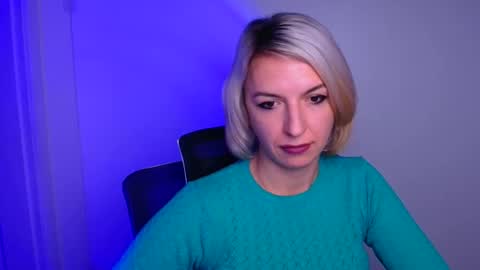 Snapshot of mishelle_blondie chatting on November 28, 2025, 1:58 pm Mishelle online show from November 28, 2025, 1:58 pm