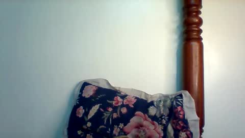 miss440 online show from December 3, 2025, 1:57 am