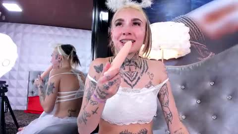 miss___angel online show from February 8, 2025, 9:36 pm