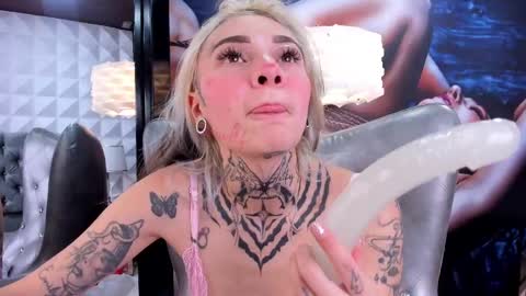 miss___angel online show from February 26, 2025, 9:16 pm