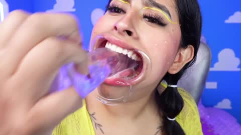 Anya online show from January 29, 2025, 2:10 pm