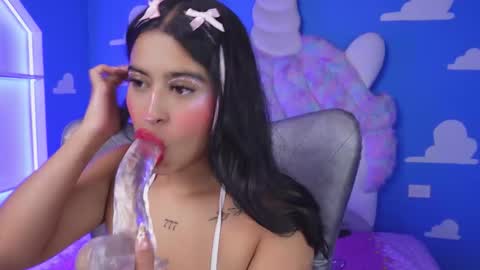 Anya online show from September 18, 2025, 11:01 am