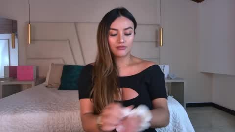 miss__ary_ online show from June 4, 2026, 11:49 am