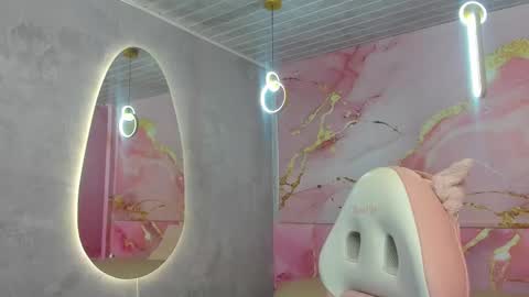 miss__luna_ online show from September 23, 2025, 10:18 am