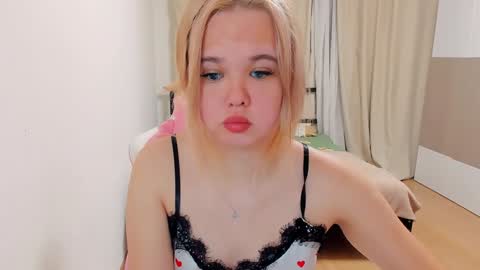 miss__selena online show from December 25, 2024, 7:45 pm