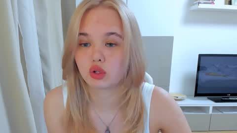 miss__selena online show from February 25, 2025, 8:19 pm