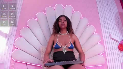 Snapshot of miss__smith_ chatting on October 17, 2025, 3:25 pm miss__smith_ online show from October 17, 2025, 3:25 pm