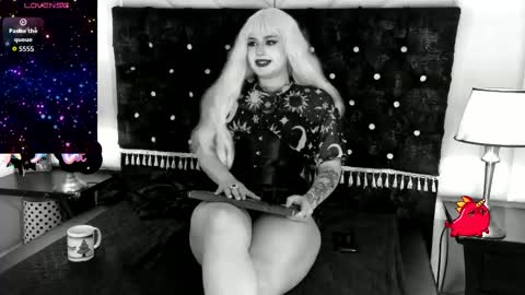 miss__star_ online show from September 19, 2025, 8:20 pm