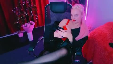 miss_alice_silver online show from April 29, 2026, 6:14 pm