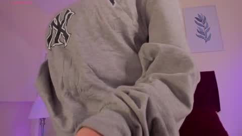 Amanda Reyes online show from April 9, 2026, 12:43 pm