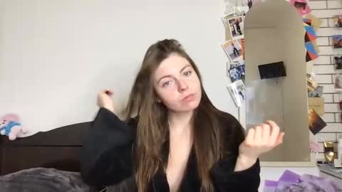 miss angel  online show from March 1, 2026, 9:17 pm