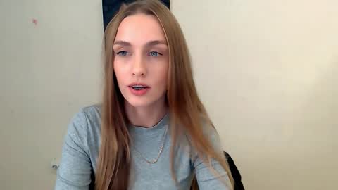 Snapshot of miss_angelina_ chatting on October 10, 2025, 5:50 am Angelina online show from October 10, 2025, 5:50 am