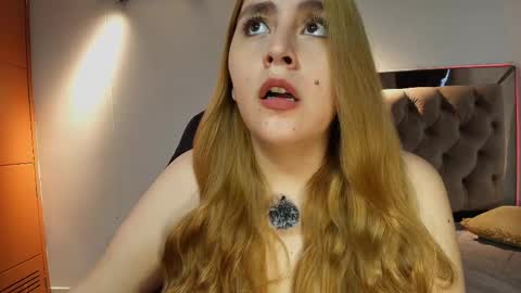 Anny online show from December 23, 2025, 11:08 am