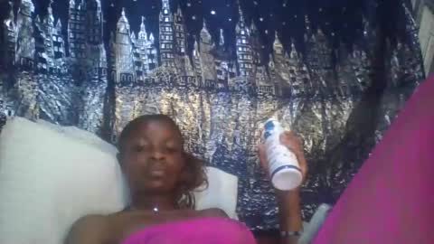 miss_belllo online show from February 7, 2025, 10:08 am