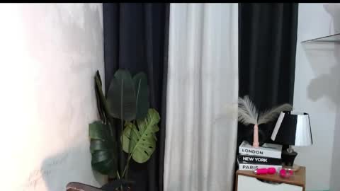 Briella online show from April 17, 2026, 12:57 am