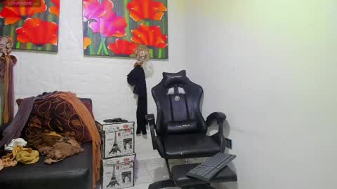 Snapshot of miss_clarepocahose chatting on February 26, 2026, 2:10 am Clare PocaHose online show from February 26, 2026, 2:10 am