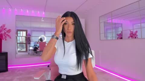 miss_diamond__ online show from April 1, 2026, 7:31 am