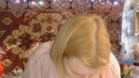 Elis online show from October 28, 2025, 12:09 pm