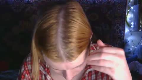 Elis online show from November 19, 2025, 6:41 pm