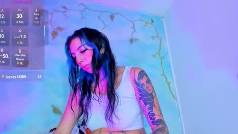 miss_evans_ online show from October 10, 2025, 6:01 am