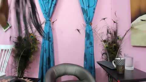 Snapshot of miss_flora chatting on October 1, 2025, 10:32 am Monica Patricia online show from October 1, 2025, 10:32 am