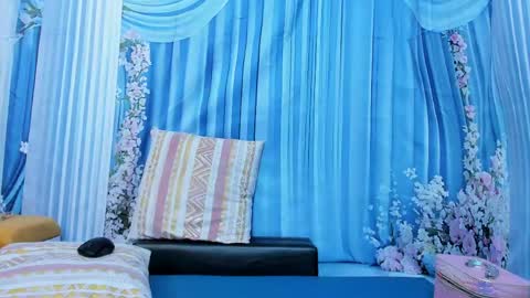Snapshot of miss_flora chatting on June 2, 2026, 2:02 am Monica Patricia online show from June 2, 2026, 2:02 am