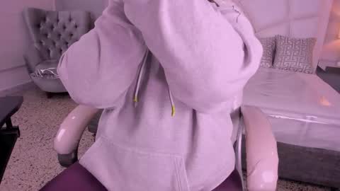 Snapshot of miss_francheska chatting on February 18, 2026, 12:12 pm Francheska online show from February 18, 2026, 12:12 pm