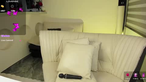 insta    online show from February 18, 2025, 1:43 am