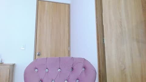 Isabella online show from February 1, 2025, 11:32 am