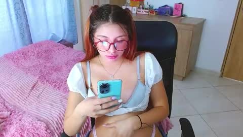 Isabella online show from March 5, 2025, 9:48 pm
