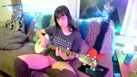 Snapshot of miss_ivy_rae chatting on February 26, 2025, 12:47 pm Ivy Rae online show from February 26, 2025, 12:47 pm