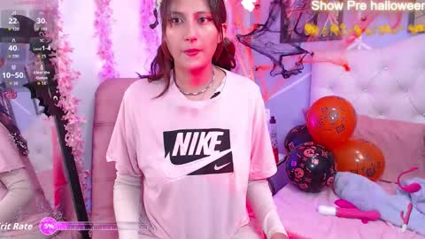 miss_jhelenaa_ online show from October 17, 2025, 11:40 pm
