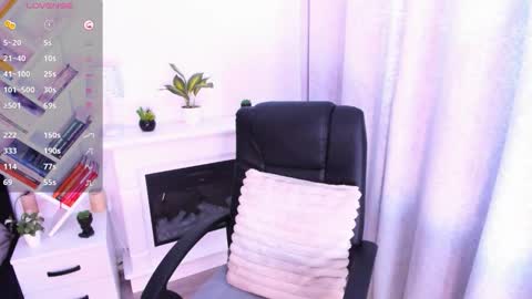 miss_jollie online show from October 4, 2025, 8:34 am