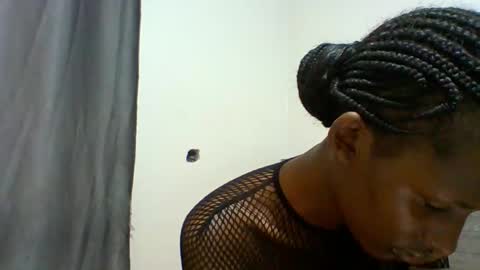 Snapshot of miss_kiki7 chatting on October 29, 2025, 8:27 am kiki online show from October 29, 2025, 8:27 am