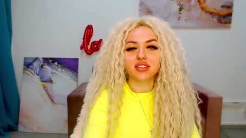 miss_kiten online show from February 9, 2025, 7:41 pm