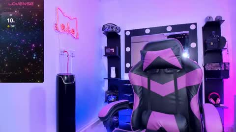 Miss Kittyn online show from November 12, 2025, 1:06 am