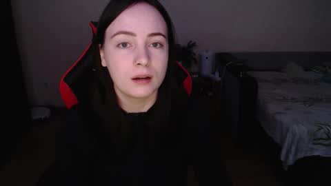 miss_laralynne online show from November 3, 2025, 6:42 pm