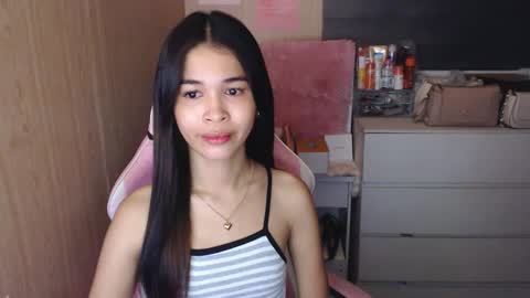 Snapshot of miss_lei18 chatting on March 8, 2025, 4:01 am leii online show from March 8, 2025, 4:01 am