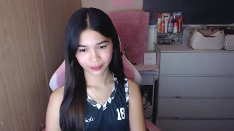 Snapshot of miss_lei18 chatting on March 9, 2025, 2:43 pm leii online show from March 9, 2025, 2:43 pm