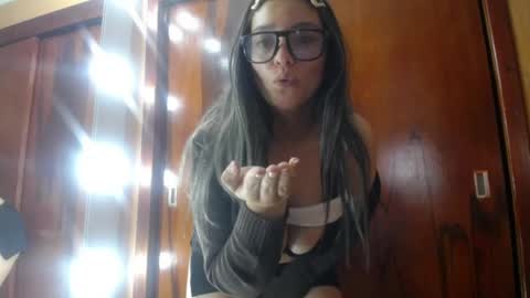 Snapshot of miss_lilieth chatting on May 17, 2026, 3:19 pm lilieth online show from May 17, 2026, 3:19 pm