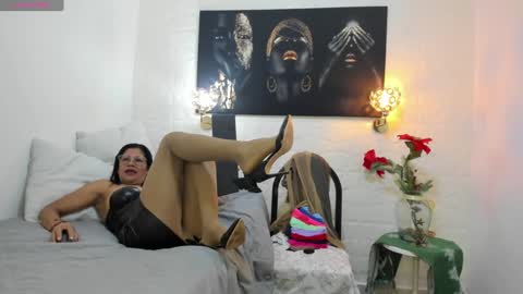 Snapshot of miss_lucero1 chatting on January 12, 2025, 12:18 am lucero online show from January 12, 2025, 12:18 am